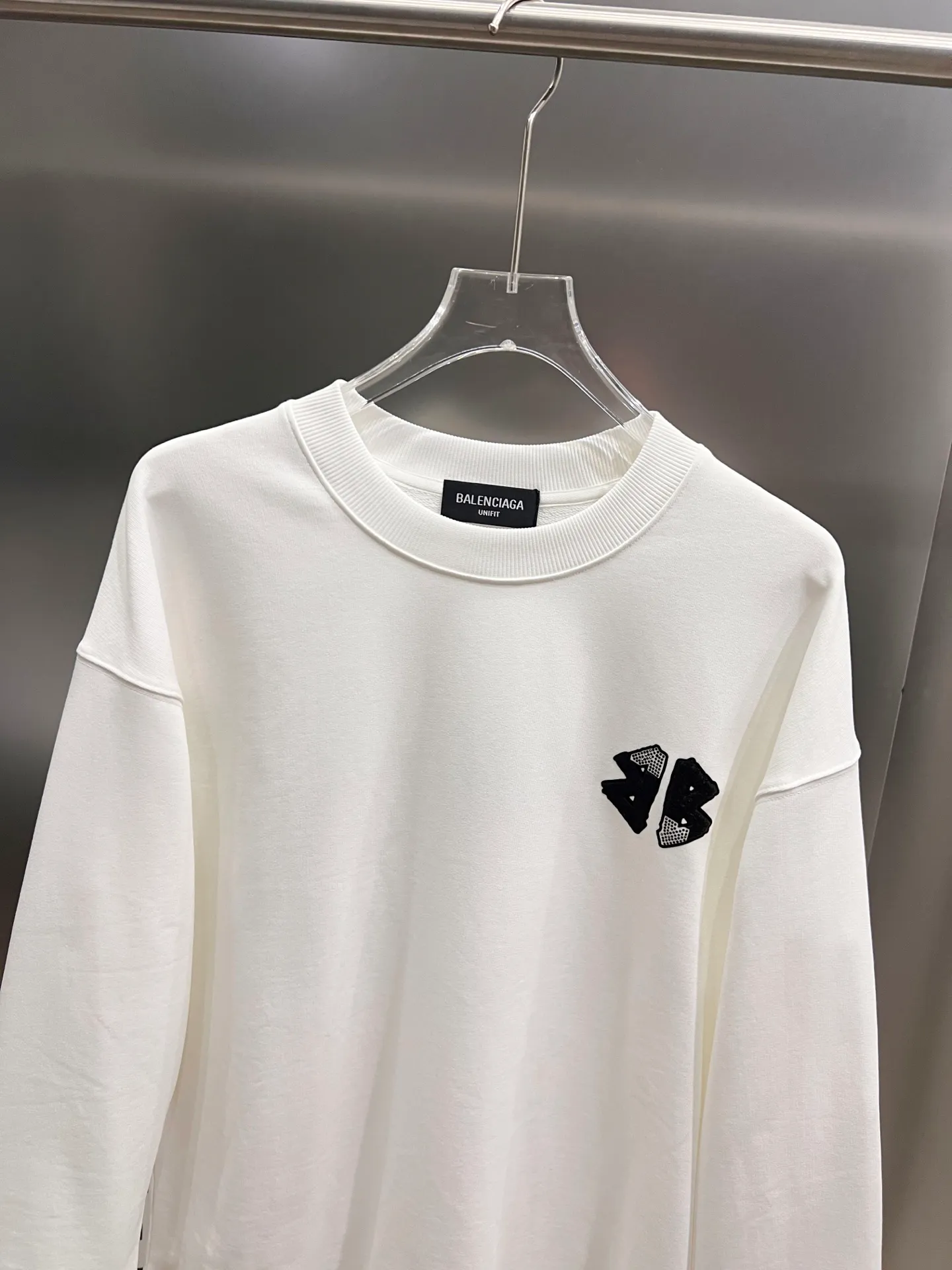 BAL Balenciaga 2026 Autumn and Winter New Arrival Round Neck Long Sleeve Sweatshirt Classic Lettering Diamond Technology Men's and Women's Same Style Loose Version S M L XL XXL Five Codes Color: Black White